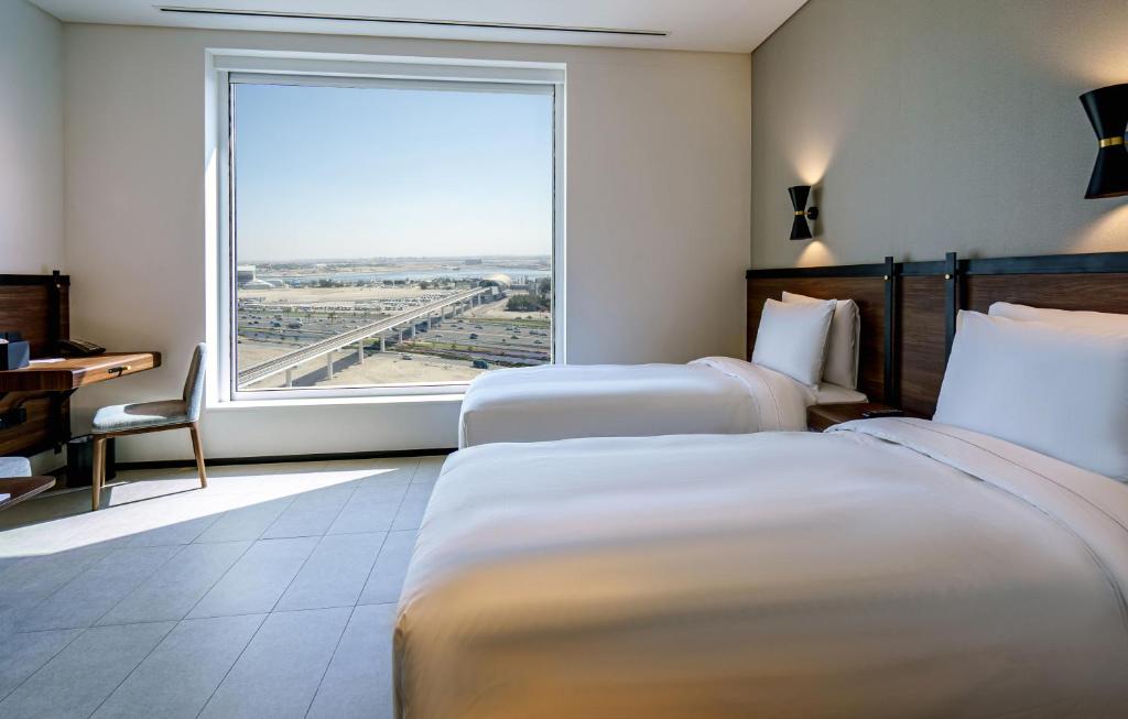 FORM Hotel Al Jaddaf, Dubai, a Member of Design Hotels - Ideal Twin Room With City View