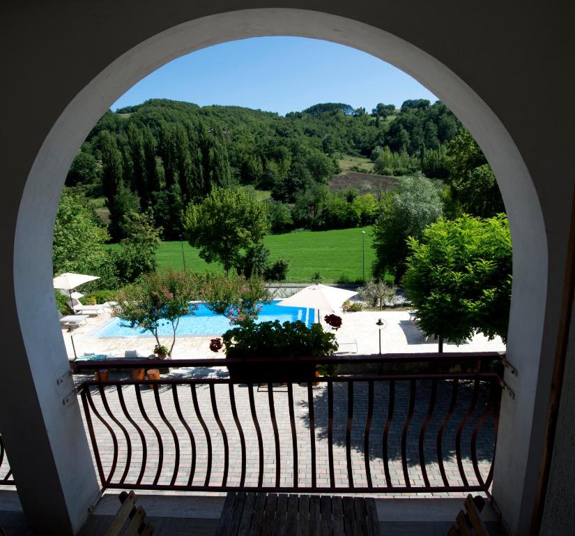 Bazén v ubytování B&B VILLA GINEVRA nebo v jeho okolí
