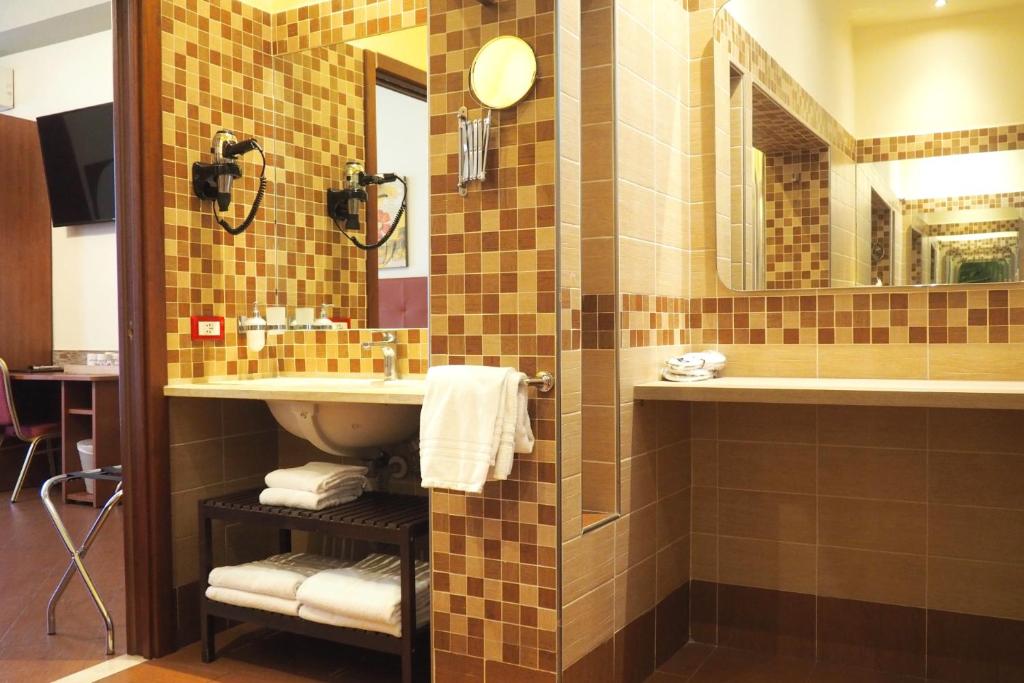 Łazienka w obiekcie Hotel Ester