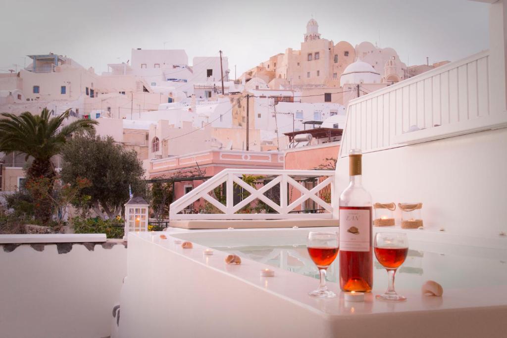 Linos Suites Emporio Santorini photo 3