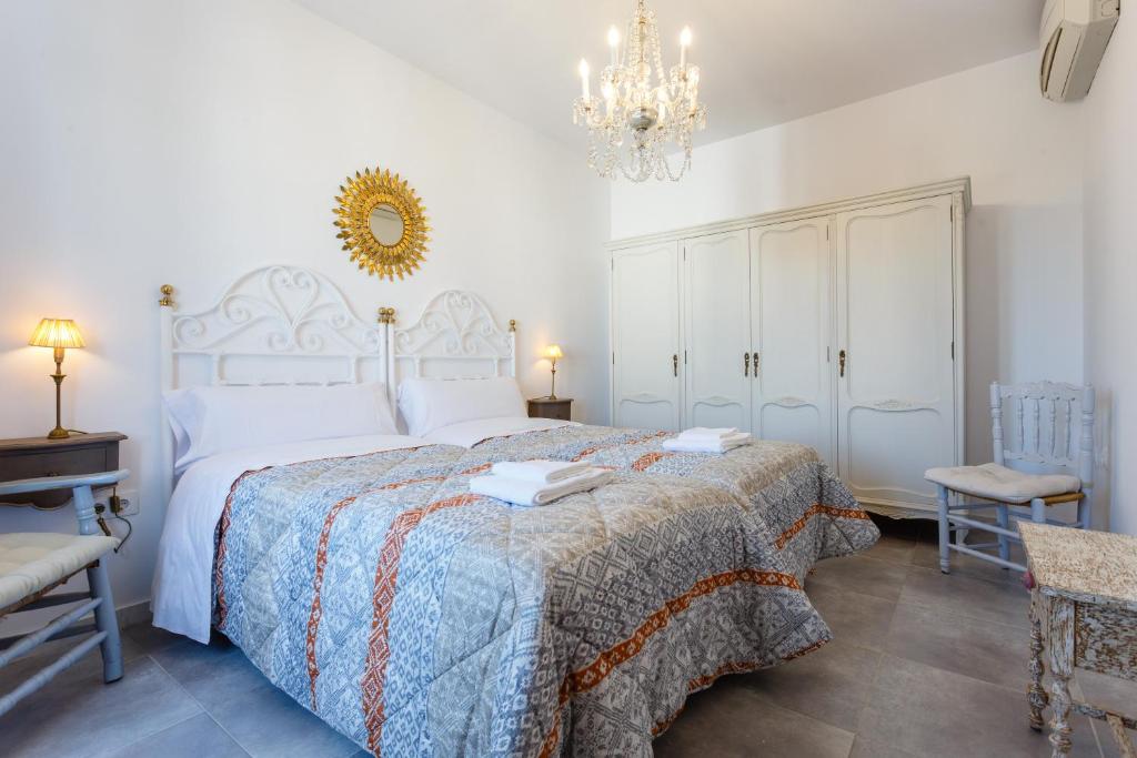 Posteľ alebo postele v izbe v ubytovaní El Balcon de MORET by Cadiz4Rentals