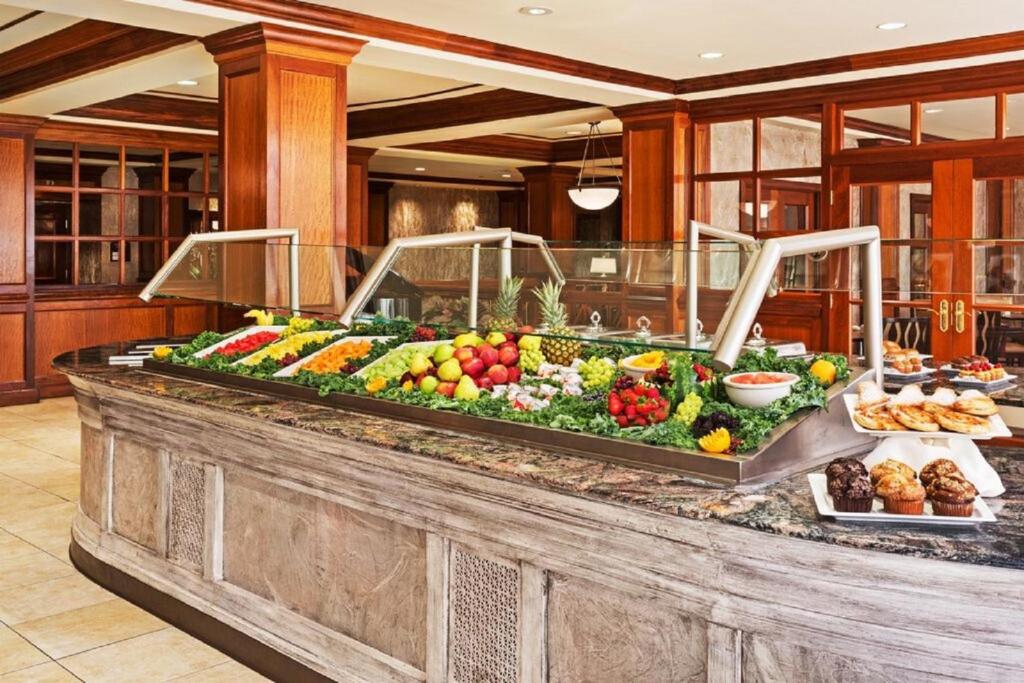 Crowne Plaza Knoxville Downtown University by IHG photo