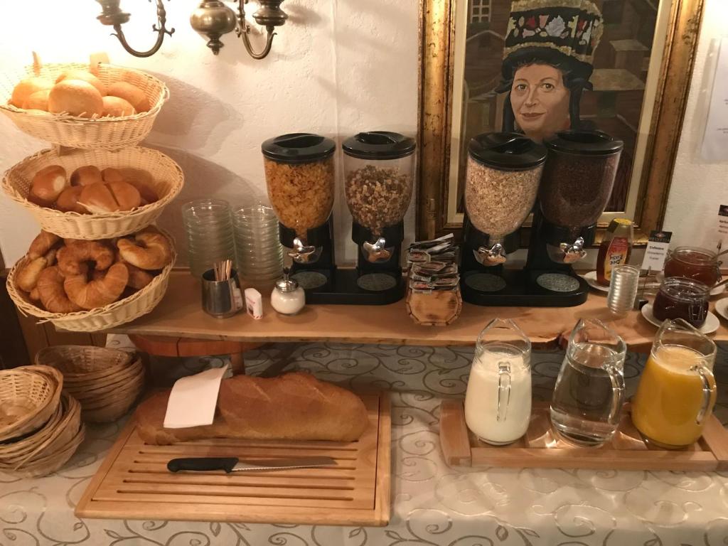 Petit Helvetia Budget Hotel - Resim 4