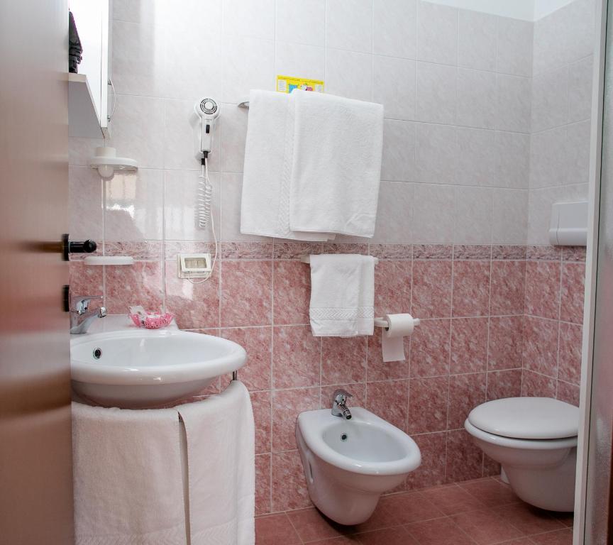 Koupelna v ubytování Hotel Picobello Pineta
