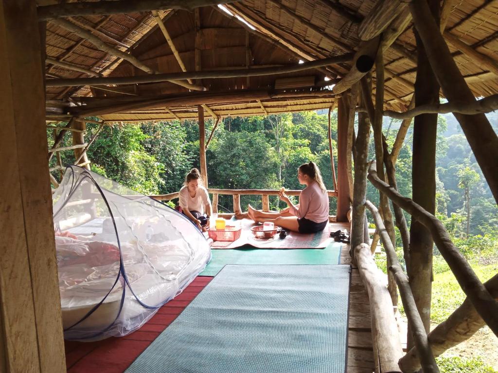 ORANGUTANTREKSUMATRA & LOVELY JUNGLE LODGE only book IF you are treking with us - Bungaló Estándar