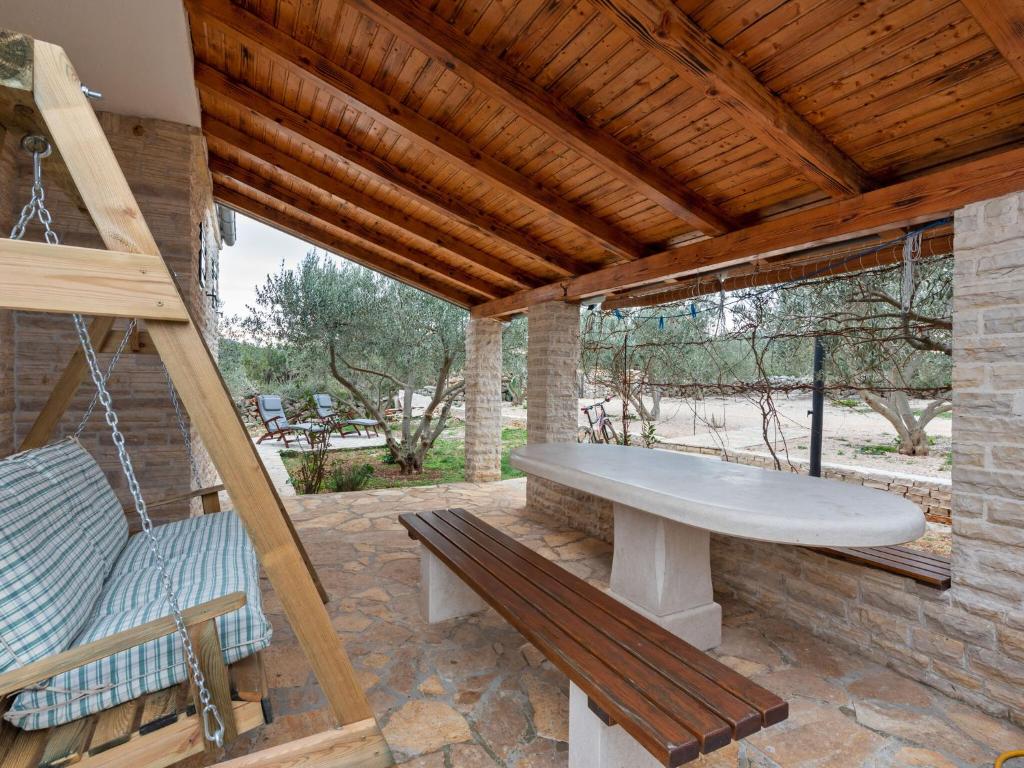 Modern Holiday Home in Vrana with Lake Nearby