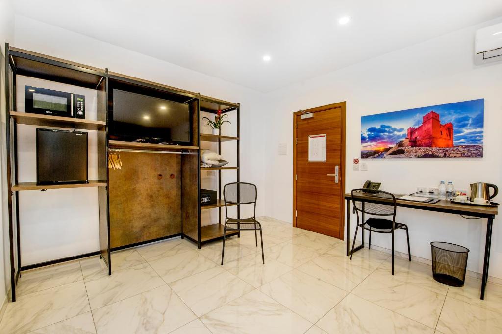 South Wind Guesthouse - 9