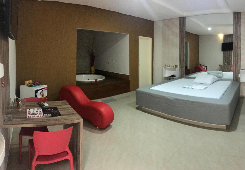  Lotu's Motel