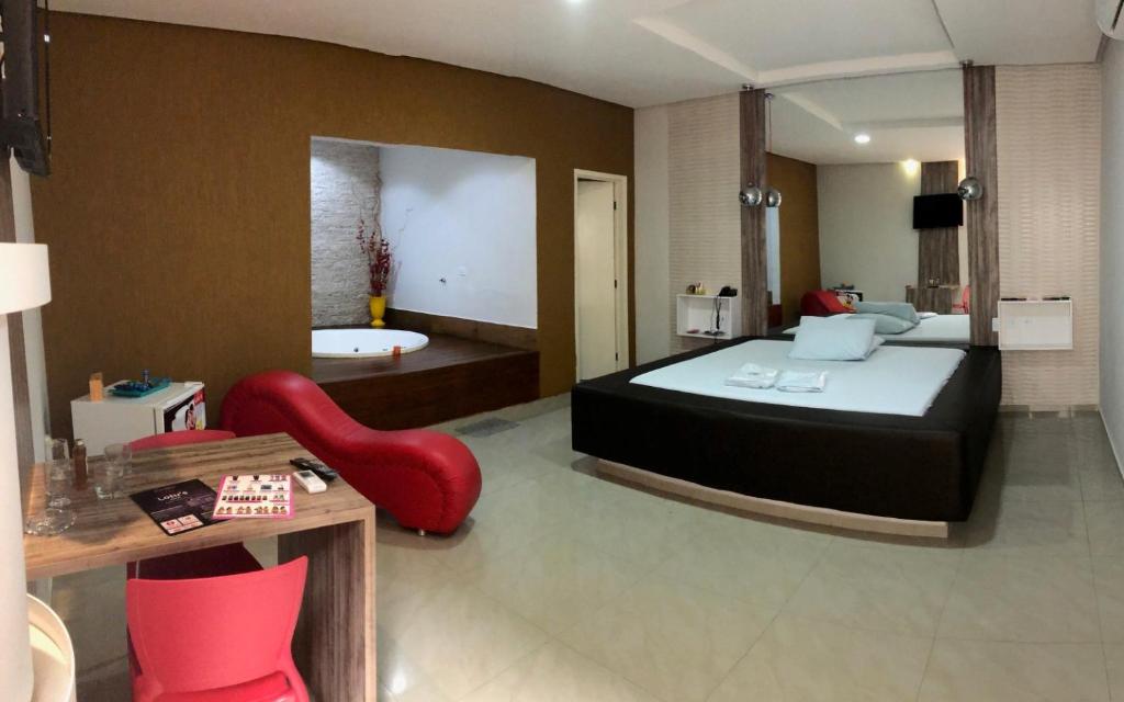  Lotu's Motel