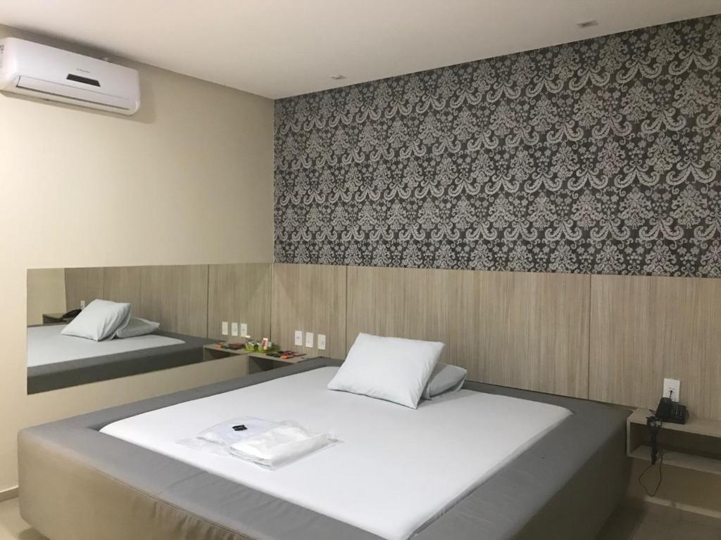  Lotu's Motel