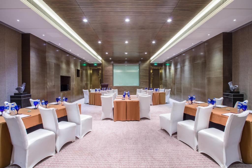 TV a/nebo společenská místnost v ubytování Crowne Plaza Huangshan Yucheng by IHG