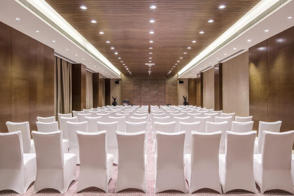 Konferenční prostory v ubytování Crowne Plaza Huangshan Yucheng by IHG
