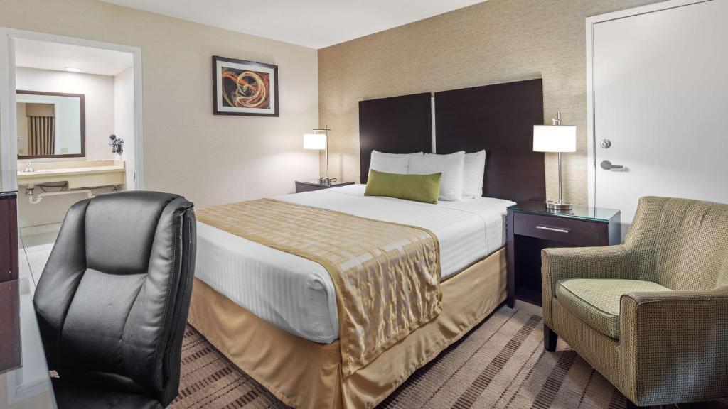 Best Western Pasadena Royale Inn & Suites photo