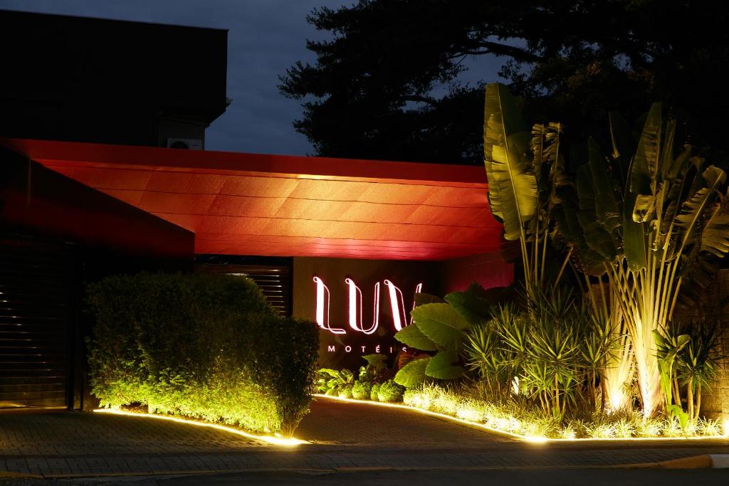  LUV MOTEL