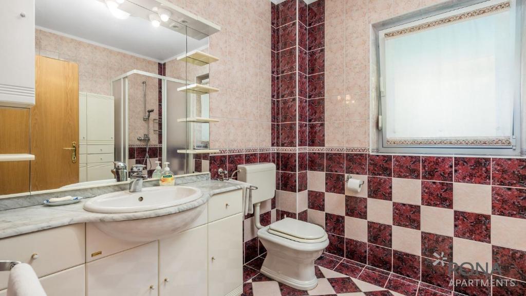 Kúpeľňa v ubytovaní Rona apartment Smokva 3