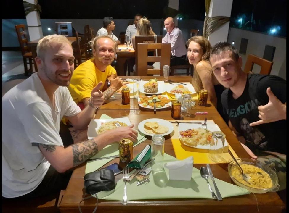 Jídlo v hotelu nebo okolí
