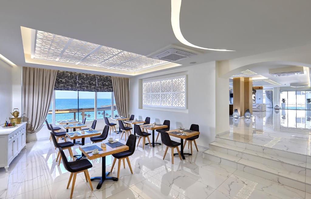 Posedenie v ubytovaní Vasia Boulevard Hotel (Adults Only)