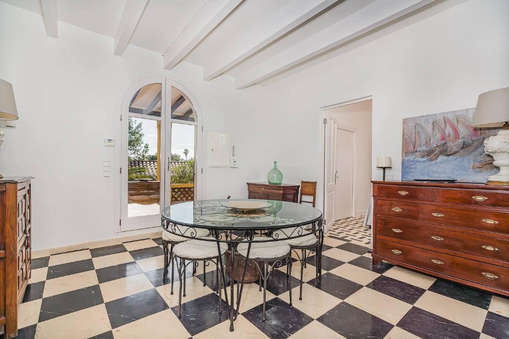 Kép Beachfront Villa Es Clot by Sealand Villas szállásáról Alcudiában a galériában