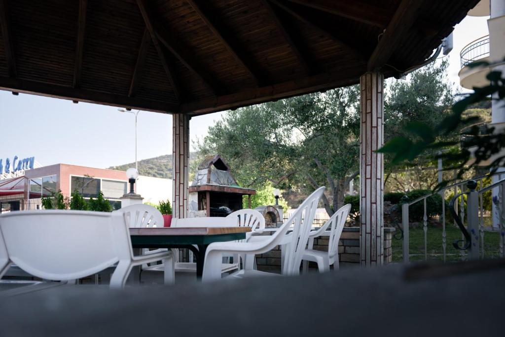 Patio nebo venkovní prostory v ubytování Xenios Zeus