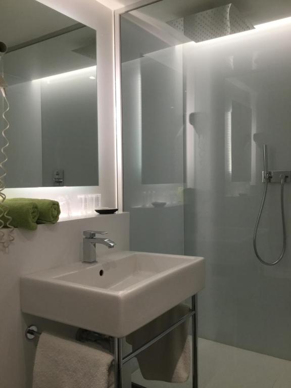 Koupelna v ubytování Hotel Côté Cour