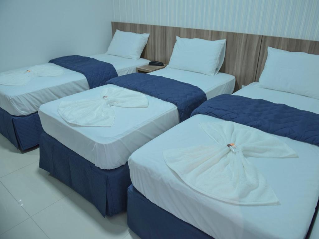  AUTO HOTEL BLUE