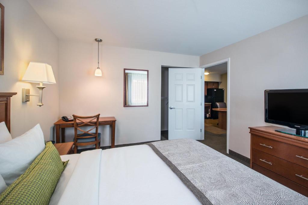Candlewood Suites Pittsburgh-Cranberry by IHG photo
