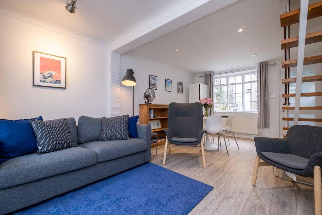 Bright, Spacious & Modern North Laine Cottage