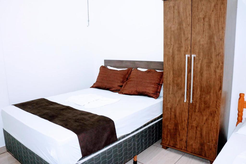 Postel nebo postele na pokoji v ubytování Hotel Edinik