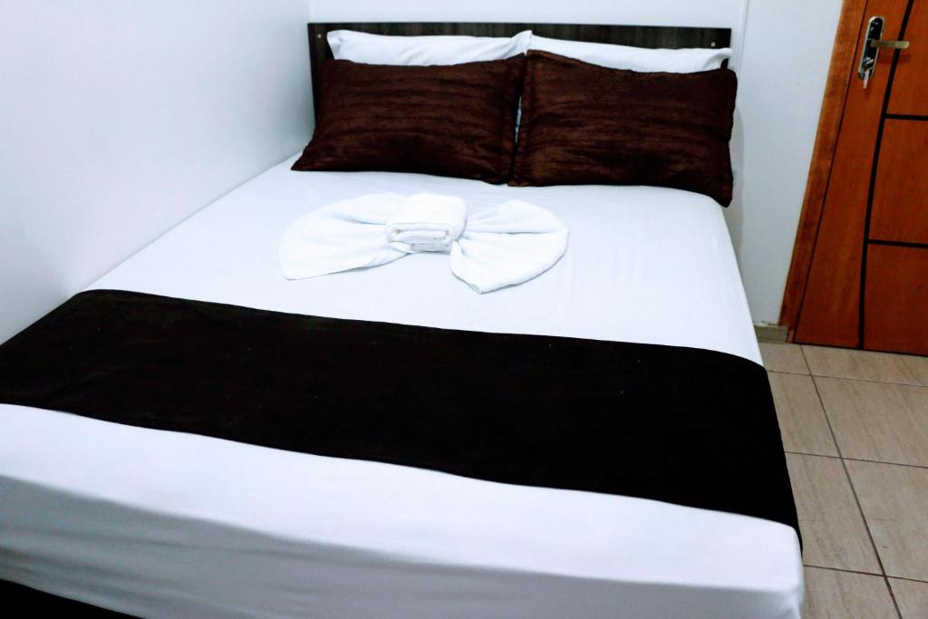 Postel nebo postele na pokoji v ubytování Hotel Edinik
