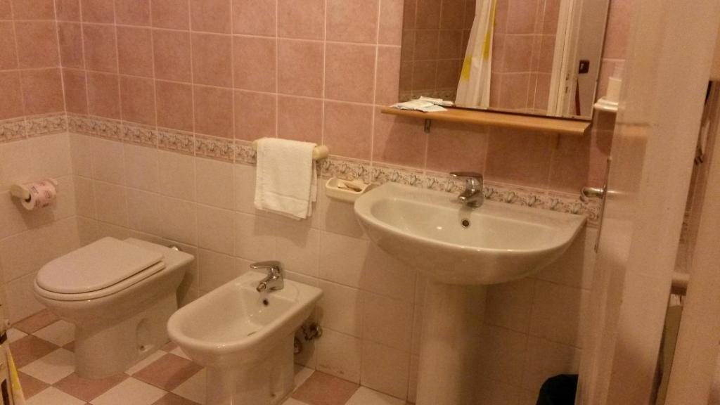 Koupelna v ubytování Albergo Ristorante Ferretti