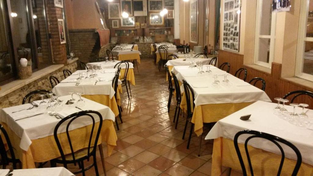 Restaurace v ubytování Albergo Ristorante Ferretti