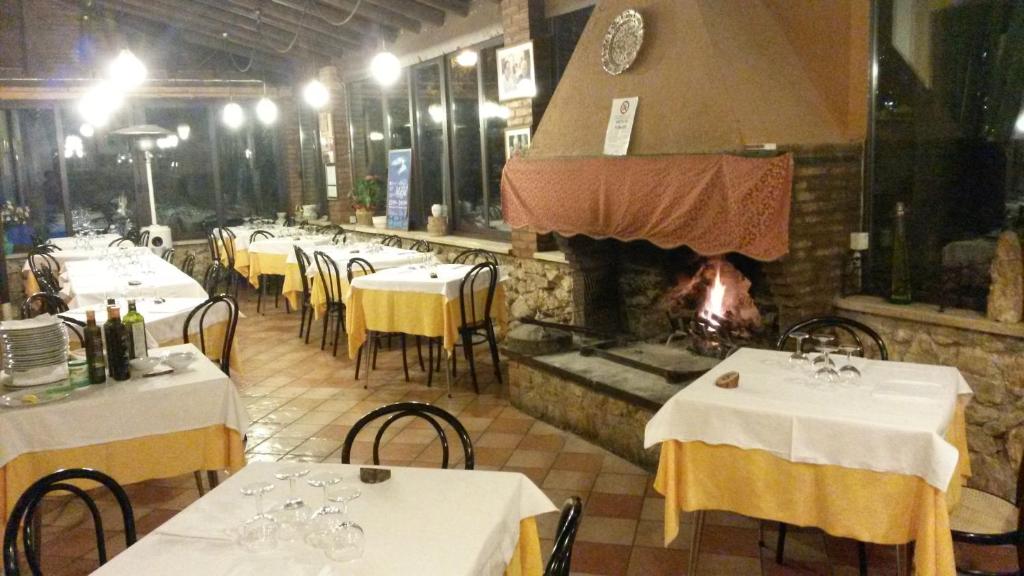 Restaurace v ubytování Albergo Ristorante Ferretti