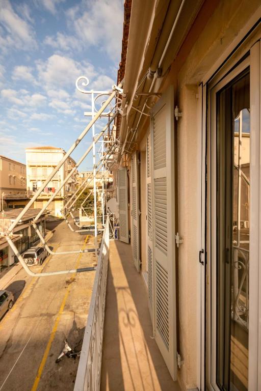 Balkon lub taras w obiekcie Porta Reale Suite by CorfuEscapes