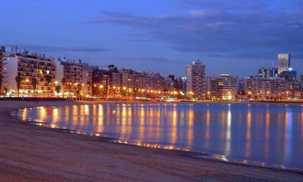 Zona Residencial Pocitos ウルグアイ モンテビデオ Booking Com