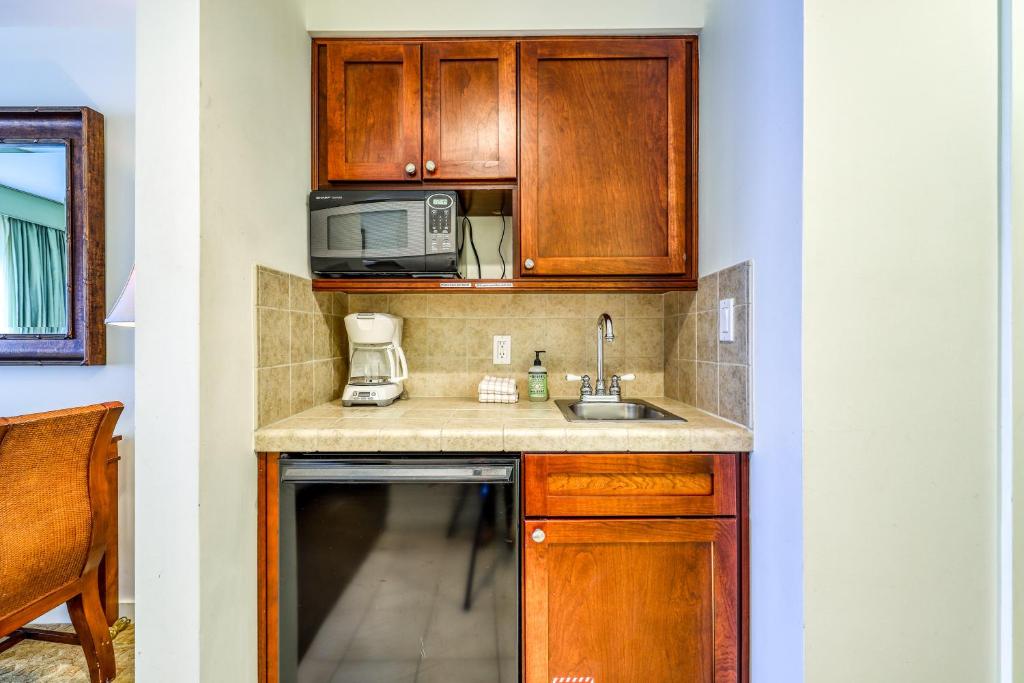Kuchyň nebo kuchyňský kout v ubytování Luau Condos