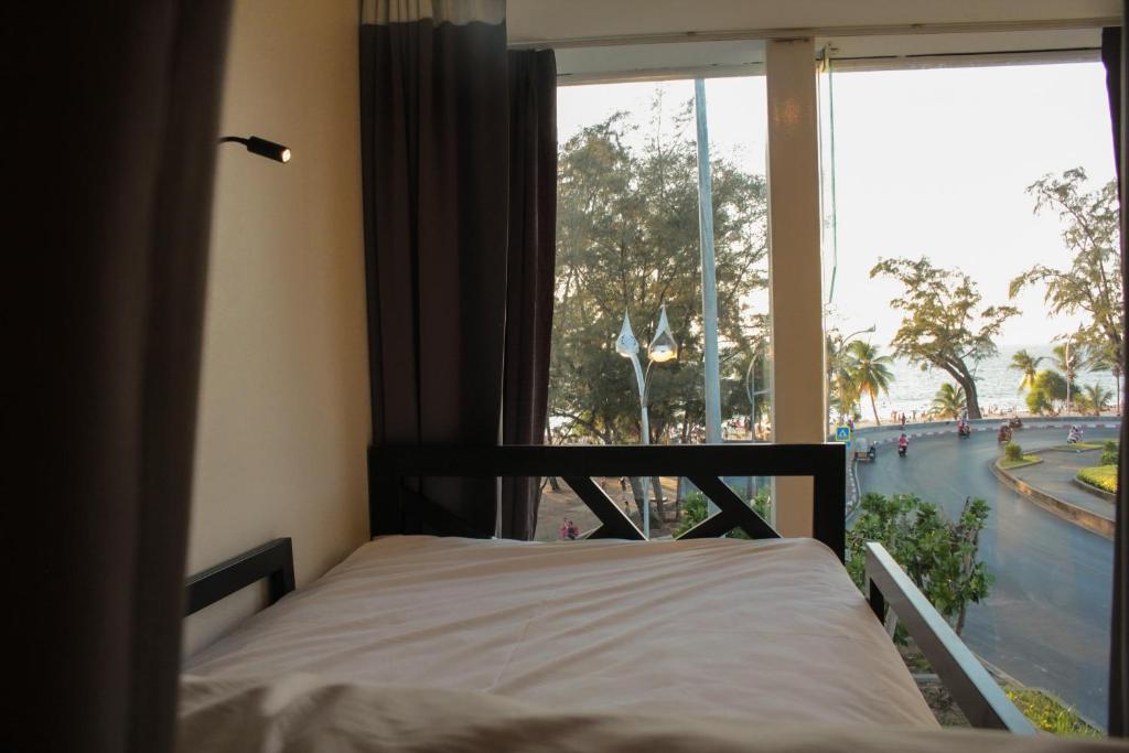 Fishtail Hostel Phuket - 11