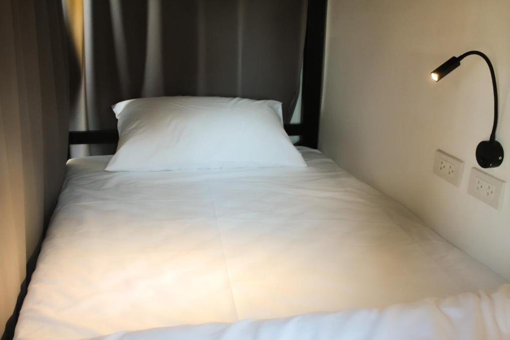 Fishtail Hostel Phuket - 4