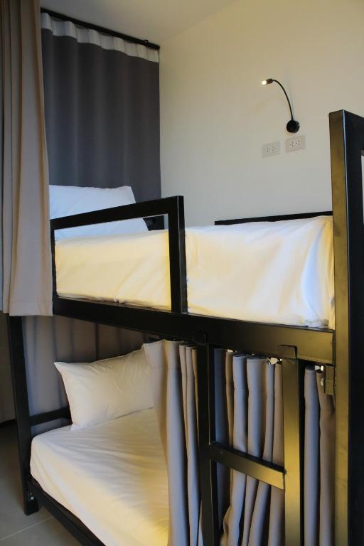 Fishtail Hostel Phuket - 3