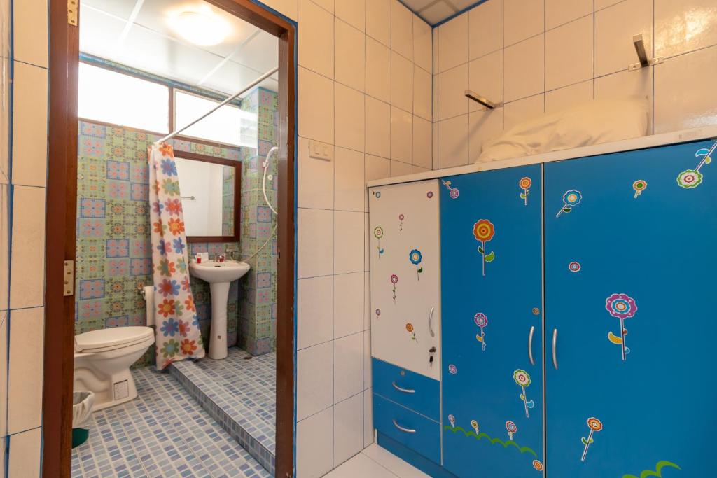 Koupelna v ubytování Thipurai Annex Hotel