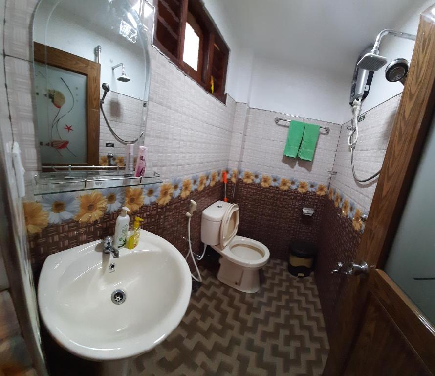 Dhanudi Homestay - 2