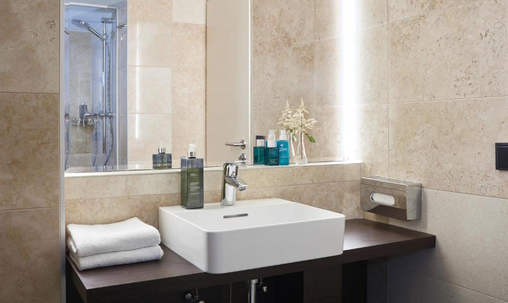 Living Hotel am Olympiapark - Resim 18