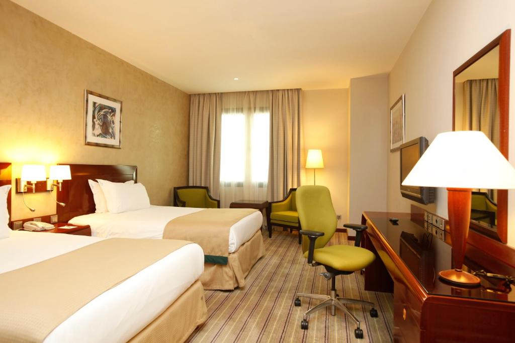 HOLIDAY INN OLAYA