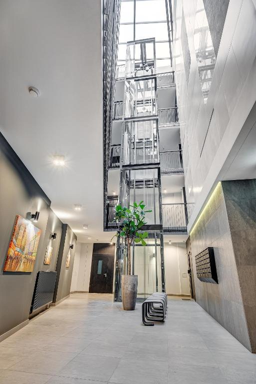 HaPPy Inn Emporia, Self chek-in, Parking in the underground garage - One-Bedroom Apartment