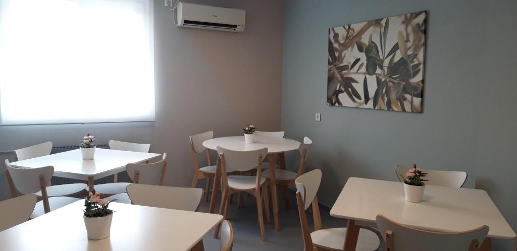 City Hotel Bucharest - Resim 37