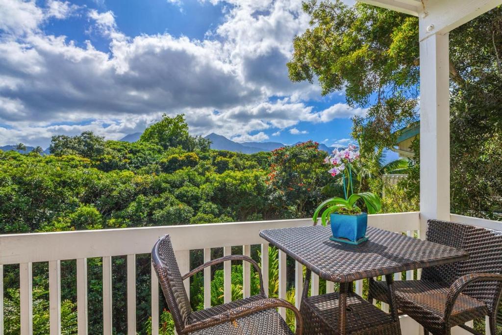 Hale Moi 112A, King Bed, Kitchen, Washer Dryer, AC, Sunsets condo