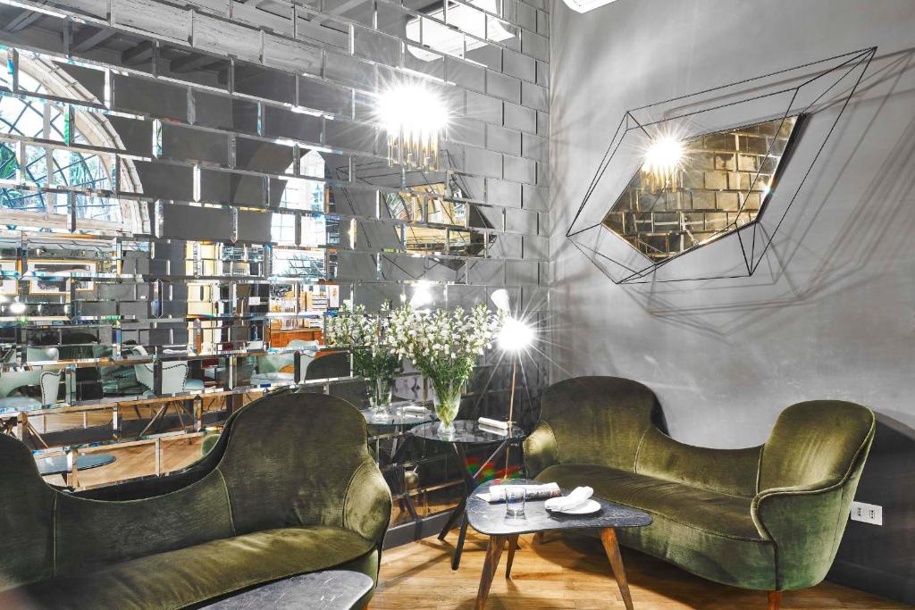 Część wypoczynkowa w obiekcie G-Rough, Rome, a Member of Design Hotels