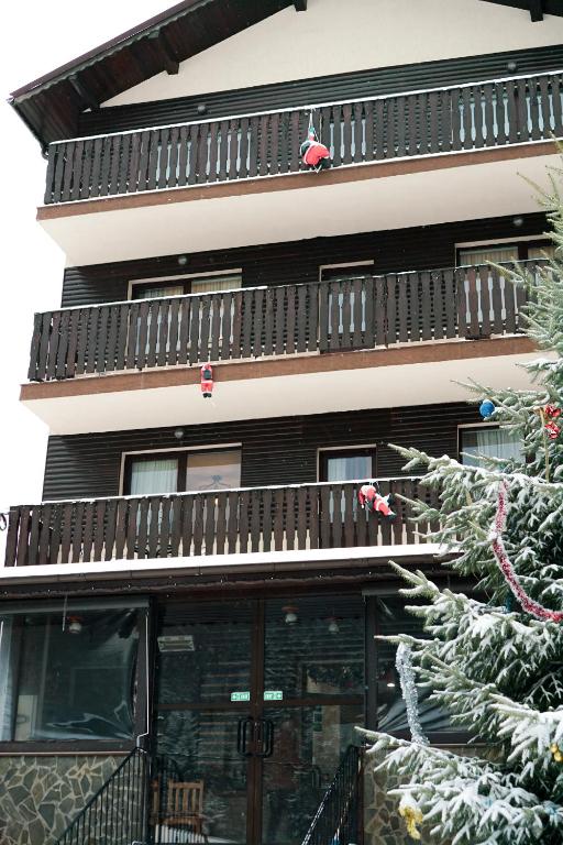 Balkón nebo terasa v ubytování Pensiunea Noni