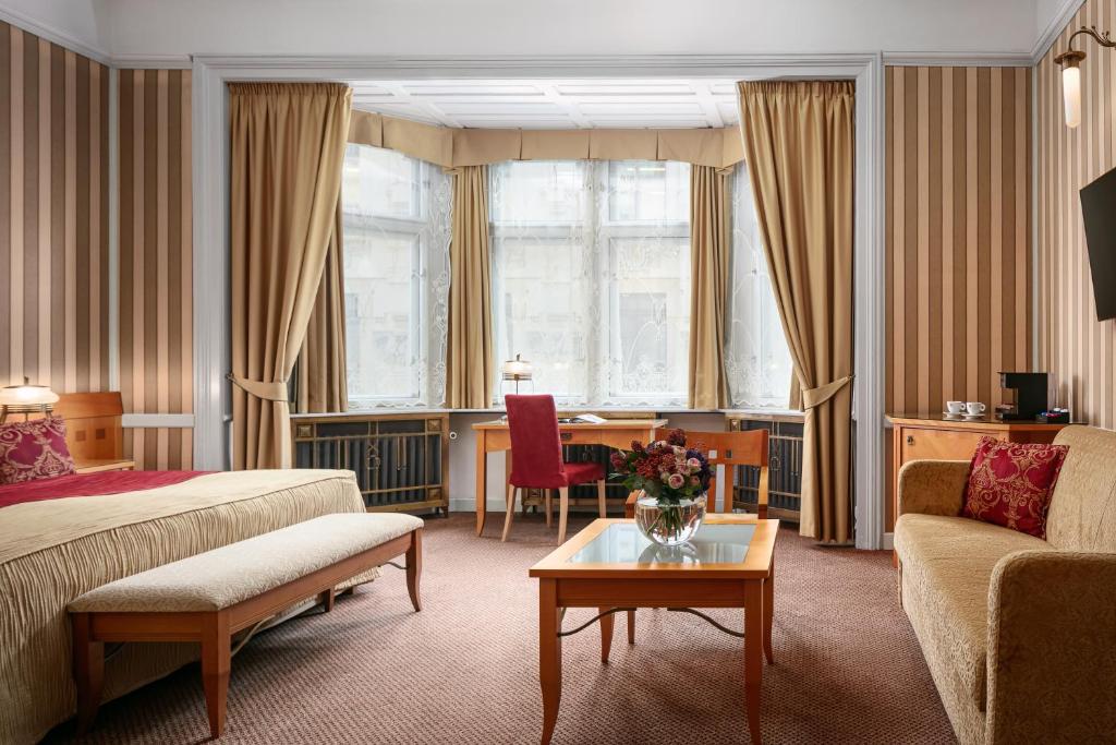 Hotel Paris Prague - Resim 4