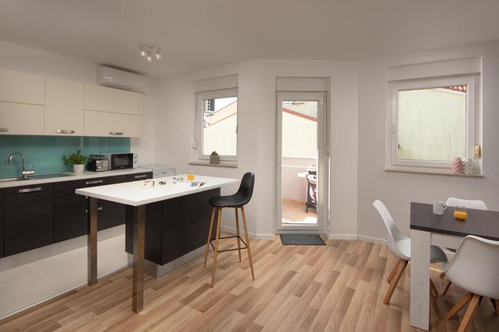 Kuchyňa alebo kuchynka v ubytovaní Apartment AleMar