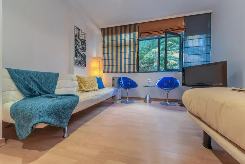 Holidays2Malaga Loft Andres Perez High Speed WIFI, Malaga, Spain